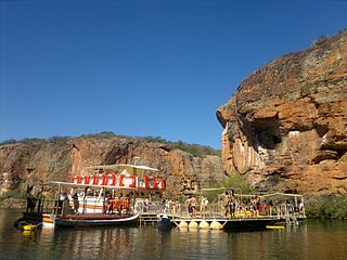 Xingo canyon tour boat