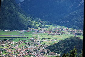 Blick von der Harderbahn auf Gsteigwiler, Wilderswil und Matten