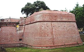 Le bastione sur piazza Esperanto