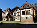 Château de la Leonardsau (actuel musée du Cheval et de l'Attelage) - façades, toitures, vestibule d'entrée, chambre alsacienne, salon 1900, grand salon - parc dans ses aménagements d'origine