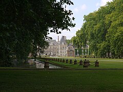 Un des bassins du parc du château.