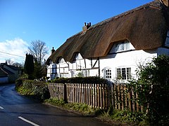 Fyfield - Thatched Cottage - geograph.org.uk - 1136297.jpg