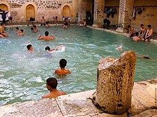 A Hammam Essalihine medencéje