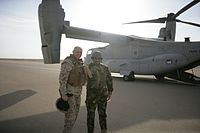 В 2008 году с командиром иракской 7-й армии на базе Аль-Асад.