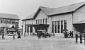 2代目新津駅舎（1928年頃撮影）。この駅舎はその後も改修や補修を経て、現駅舎着工まで使用された。