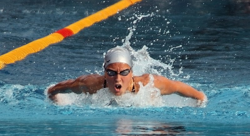 Datei:Nina Dittrich 200m-butterfly Schwechat2008.jpg