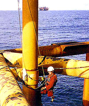 English: Inspector on offshore oil drilling rig