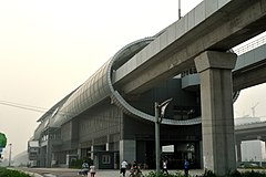 长阳站外观（2012年7月摄）