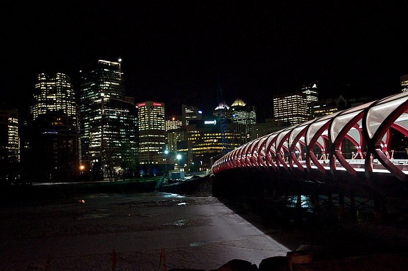 800px-Peace_Bridge_Calgary.jpg