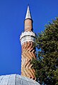 Detailný pohľad na vrchnú časť minaretu