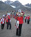 Qoyllur Rit'i (Apu) com geleira e deserto alpino, 2007.