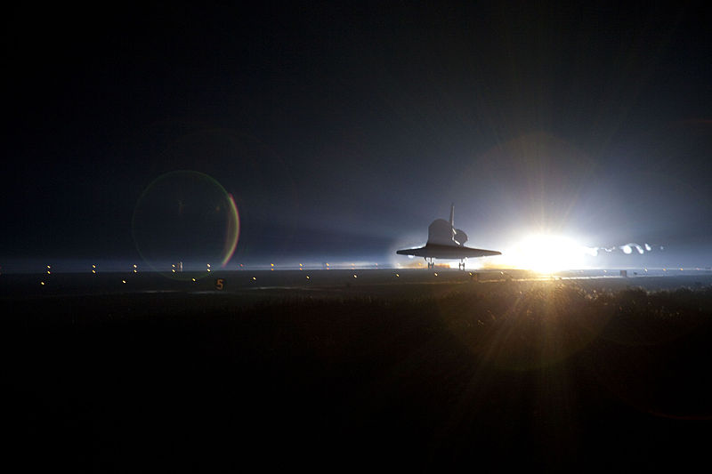 File:STS-135 Space Shuttle Atlantis makes its final landing 11.jpg