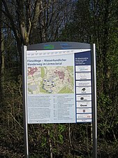 Schild des „FliessWege - Wasserkundlicher Wanderweg im Lörmecketal“