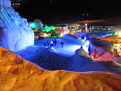 Фестиваль ледяного падения в ущелье Соункё, один из самых известных зимних фестивалей на Хоккайдо.