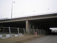 Viaduct van de A12 over de Nieuwe Houtenseweg naast voormalige boerderij Het Blauwe Huis