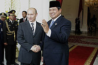 Vladimir Putin with Susilo Bambang Yudhoyono-3.jpg