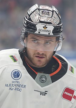 2022-09-25 Eisbären Berlin gegen Löwen Frankfurt (Deutsche Eishockey-Liga 2022-23) by Sandro Halank–007.jpg