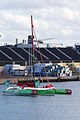 Le trimaran quitte le port de Saint-Malo.