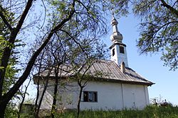 Kyrkje i landsbyen Luncasprie