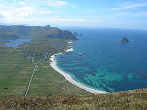 Blick auf Bleik vom Berg Røyken