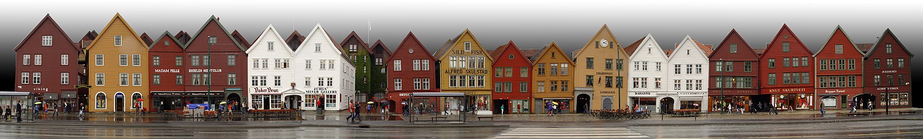 Panoramisch zicht op Bryggen, de "Duitse kade", in Bergen.