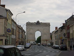 rue Carnot vers la porte Sainte-Croix.