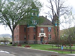 Fossil, Oregon Courthouse.jpg