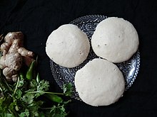 Идли - традиционная индийская еда.JPG
