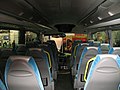 Wnętrze autobusu – widok na przód