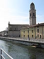 Le Naviglio et le clocher de l'église Santa Maria Annunciata.
