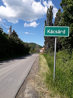 Az út Kácsárdnál, észak felé nézve