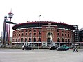 Centro comercial de Les Arenas (antiga praza de touros).