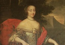 Old portrait of a wealthy woman with a pearl necklace and a richly embroidered dress