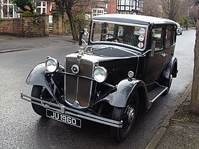 Morris Ten1933 parked outside the house (4469499105).jpg