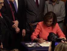 Nancy Pelosi engrossing the articles of impeachment on January 15, 2020 Nancy Pelosi signs the articles of the first impeachment of Donald Trump 63.png