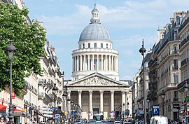 A view of Rue Soufflot from the west with the Panthéon in the background