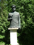Памятник в Унеёвицах