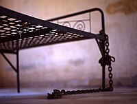 Tuol sleng chains