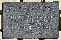 Tablica pamiątkowa poświęcona Ludvíkowi Svobodzie w elewacji kamienicy przy ul. Westerplatte 8 w Krakowie