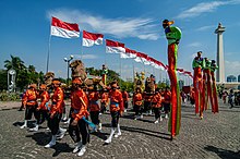 Flag of Indonesia usage on Cultural Parade at Monas West Java Cultural Parade (Parade Budaya Jawa Barat).jpg