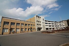 下関中等教育学校の校舎