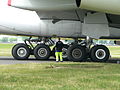 Llandes al tren d'aterratge d'un Airbus A380.