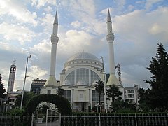 Tampak depan masjid