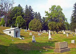 Кладбище на склоне холма, Мидлтаун, Нью-Йорк 2.jpg