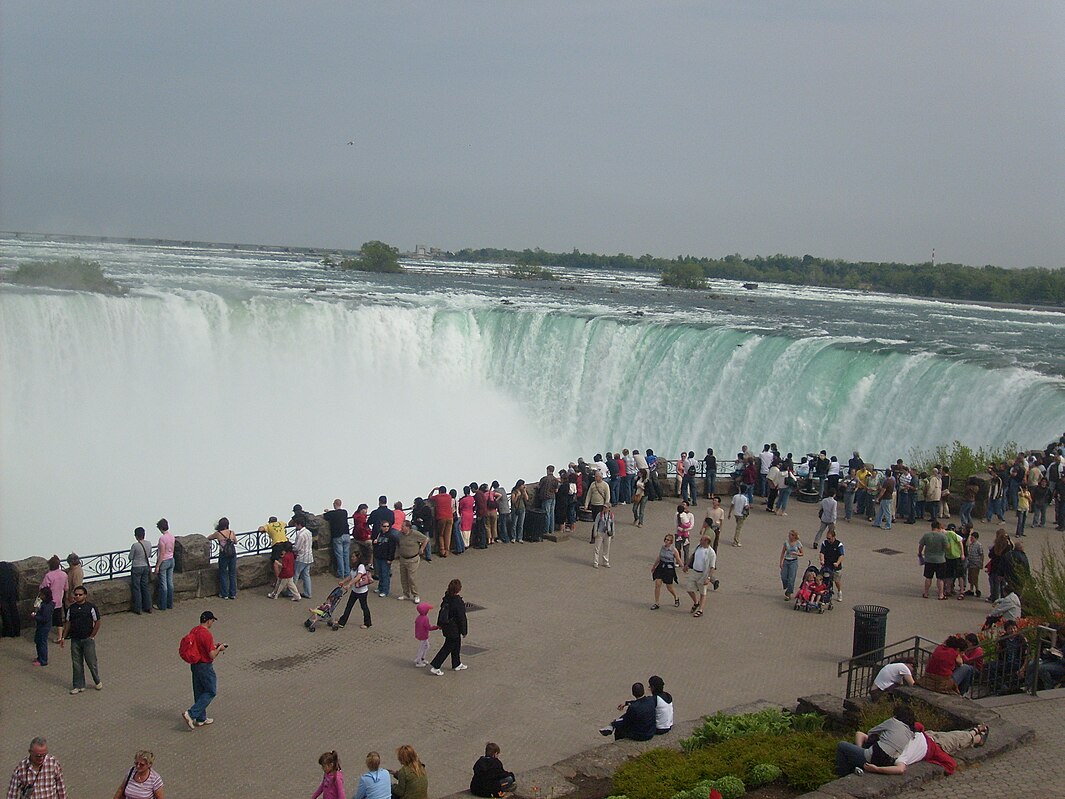 Horseshoe Falls from Ontario