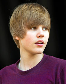 Justin Bieber at Easter Egg roll - crop.jpg