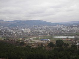 Panorama over de stad vanaf de berg Koltso