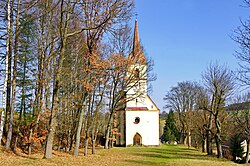 Pohled na průčelí kostela