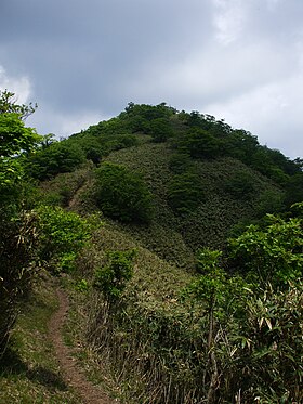Vue du mont Ushiro depuis le mont Funaki.