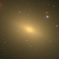 Imagen de galaxia NGC 4697, por el proyecto Sloan Digital Sky Survey.
